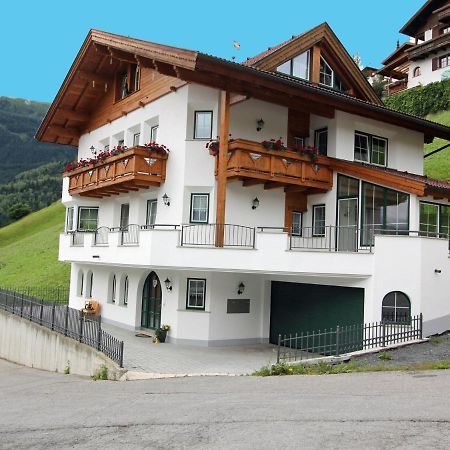 Modern Apartment In Hochgallmigg With Balcony Екстериор снимка
