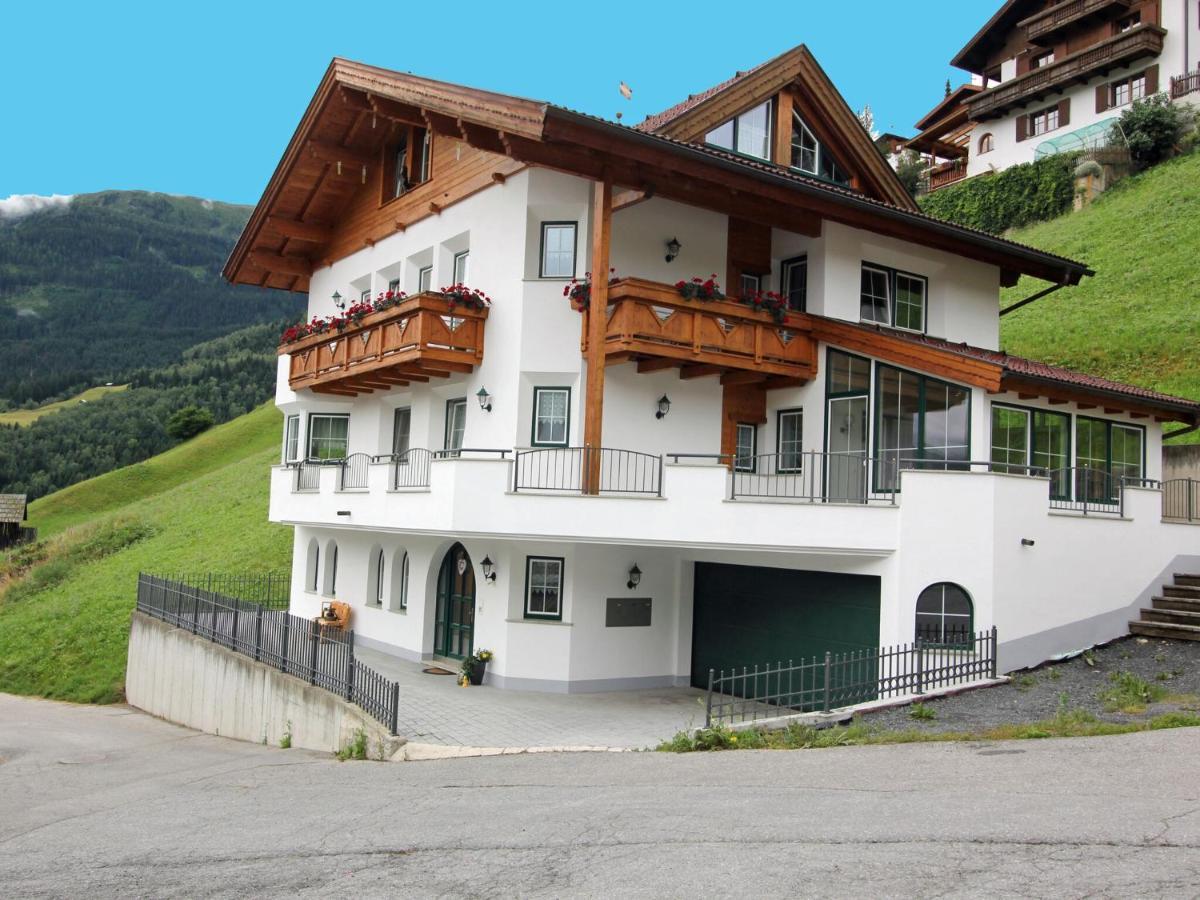 Modern Apartment In Hochgallmigg With Balcony Екстериор снимка