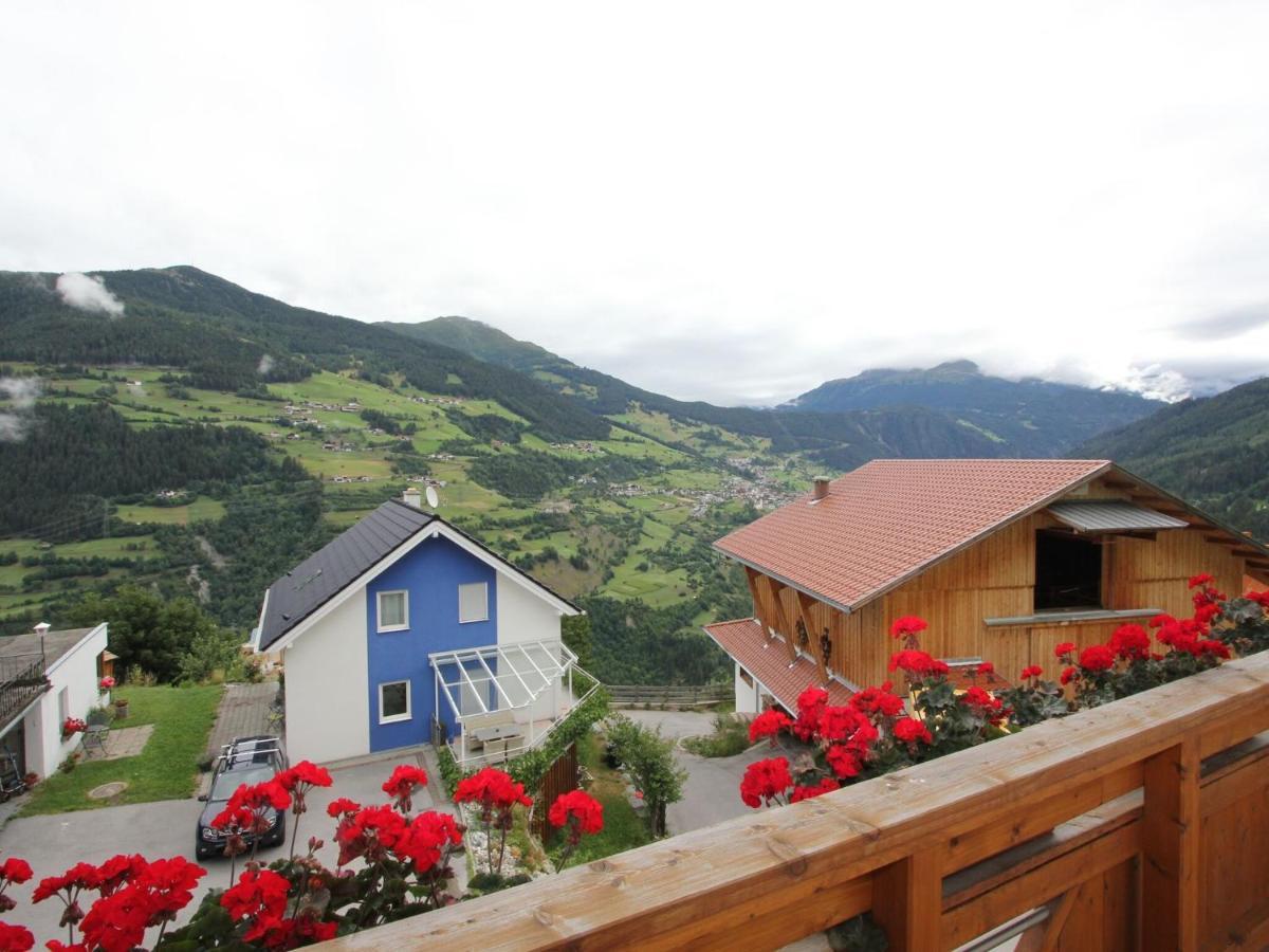 Modern Apartment In Hochgallmigg With Balcony Екстериор снимка