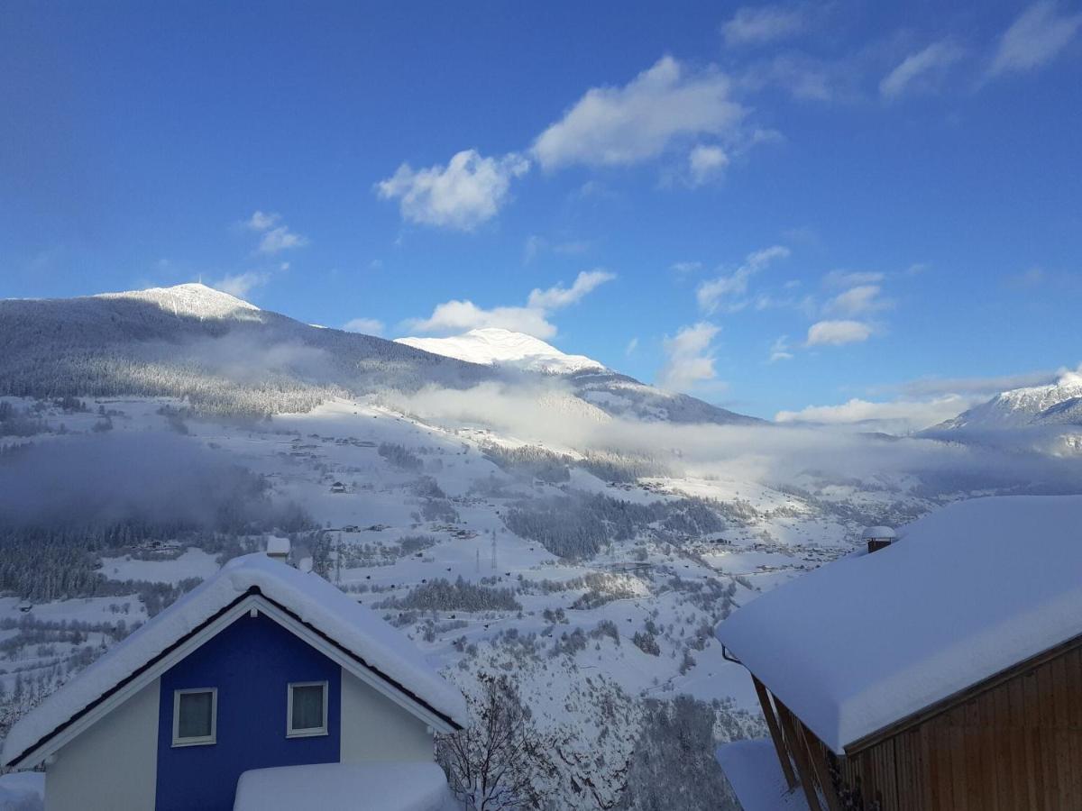 Modern Apartment In Hochgallmigg With Balcony Екстериор снимка