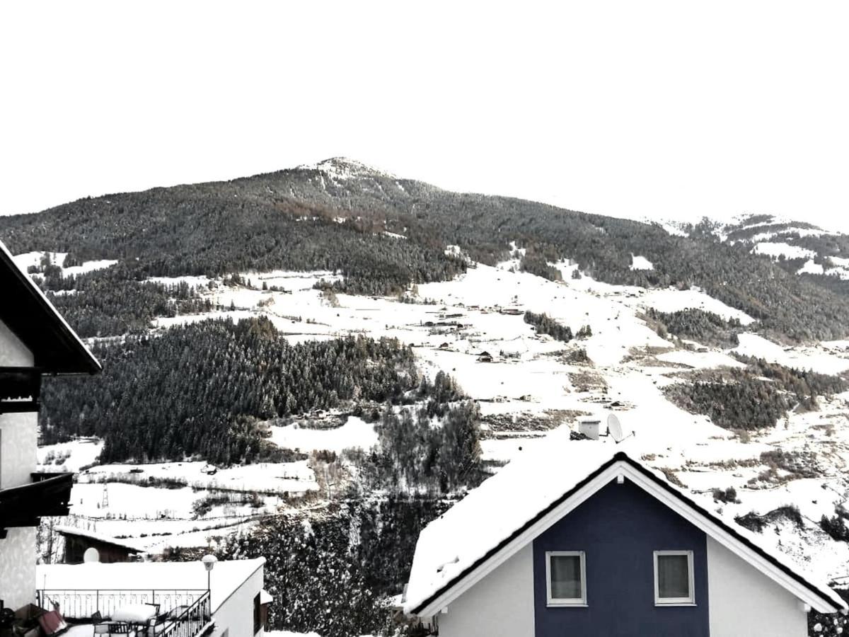Modern Apartment In Hochgallmigg With Balcony Екстериор снимка